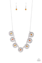 Laden Sie das Bild in den Galerie-Viewer, Garden Greetings - Orange Necklace-