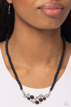 Laden Sie das Bild in den Galerie-Viewer, Pampered Pearls - Blue necklace