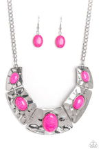 Laden Sie das Bild in den Galerie-Viewer, RULER in Favor Pink Necklace