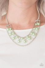 Laden Sie das Bild in den Galerie-Viewer, Rockefeller Romance - Green Necklace