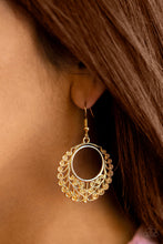 Laden Sie das Bild in den Galerie-Viewer, GRAPEVINE GLAMOROUS - GOLD EARRING