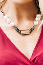 Cargar imagen en el visor de la galería, ALL ABOUT ATTITUDE black necklace