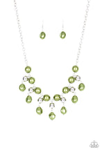 Laden Sie das Bild in den Galerie-Viewer, QUEEN OF THE GALA GREEN NECKLACE