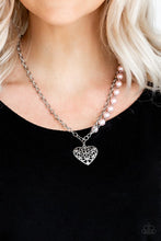 Laden Sie das Bild in den Galerie-Viewer, Forever In My Heart - Pink Necklace