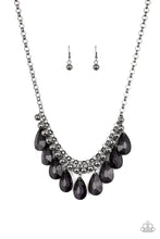 Laden Sie das Bild in den Galerie-Viewer, Fashionista Flair - Black necklace