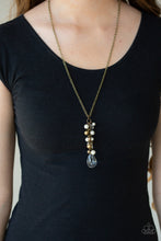 Laden Sie das Bild in den Galerie-Viewer, Teardrop Serenity - Brass Necklace