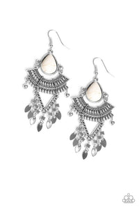 Vintage Vagabond - White earrings