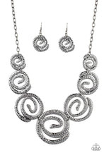 Laden Sie das Bild in den Galerie-Viewer, Statement Swirl - Black necklace