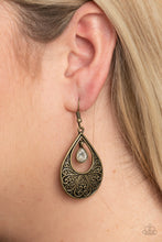 Load image into Gallery viewer, Garden Magic - Brass earring