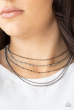 Laden Sie das Bild in den Galerie-Viewer, Dangerously Demure - Black necklace