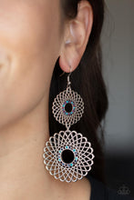 Laden Sie das Bild in den Galerie-Viewer, REGAL ROULETTE MULTI EARRINGS