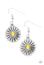 Cargar imagen en el visor de la galería, Delectably Daisy - Yellow Earrings