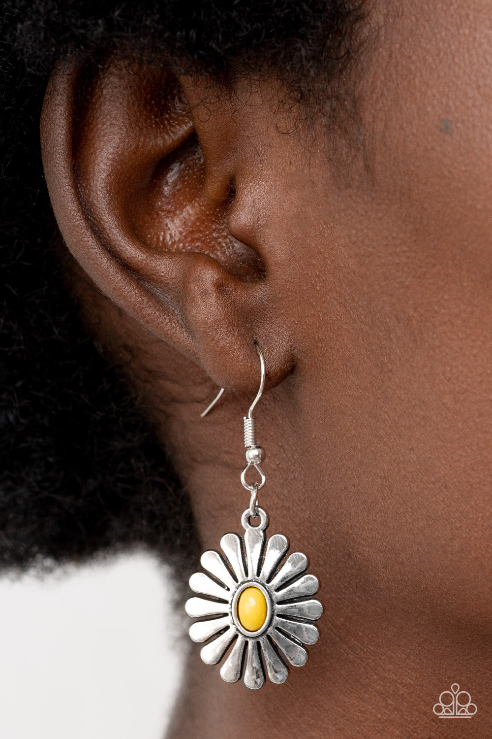 Delectably Daisy - Yellow Earrings