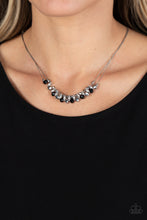 Laden Sie das Bild in den Galerie-Viewer, Shimmering High Society - Black Necklace