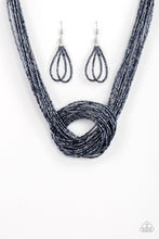 Laden Sie das Bild in den Galerie-Viewer, Knotted Knockout - Blue necklace