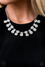 Laden Sie das Bild in den Galerie-Viewer, Top Dollar Twinkle - White necklace