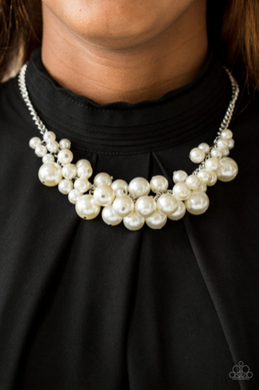 Glam Queen - White necklace