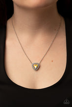 Laden Sie das Bild in den Galerie-Viewer, The Whole Package - yellow necklace