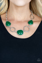 Laden Sie das Bild in den Galerie-Viewer, Haute Heirloom green necklace