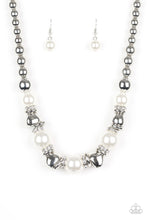 Laden Sie das Bild in den Galerie-Viewer, Hollywood HAUTE Spot - White necklace