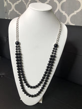 Laden Sie das Bild in den Galerie-Viewer, Endless Elegance black necklace