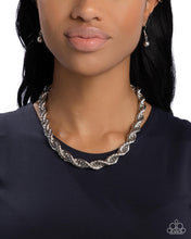 Laden Sie das Bild in den Galerie-Viewer, Complete Curves - Silver necklace