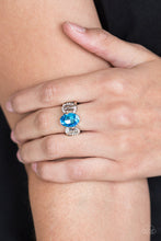 Laden Sie das Bild in den Galerie-Viewer, Supreme Bling - Blue  Ring