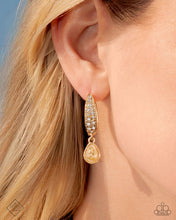 Load image into Gallery viewer, Glimpses of Malibu - Fashion Fix 4/25