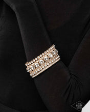 Laden Sie das Bild in den Galerie-Viewer, Future Fashionista - Gold Zi Bracelet