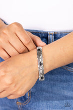 Laden Sie das Bild in den Galerie-Viewer, Cactus Canopy - Black bracelet