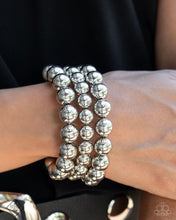 Laden Sie das Bild in den Galerie-Viewer, Magnificent Musings Fashion Fix 10/24