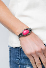 Laden Sie das Bild in den Galerie-Viewer, Springtime Trendsetter - Pink bracelet