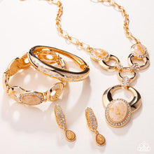 Load image into Gallery viewer, Glimpses of Malibu - Fashion Fix 4/25