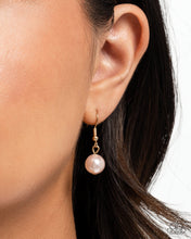 Load image into Gallery viewer, Pearly Patron - brown Necklace