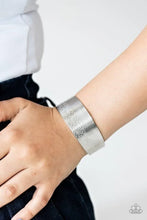 Laden Sie das Bild in den Galerie-Viewer, Mixed Vibes - Silver bracelet