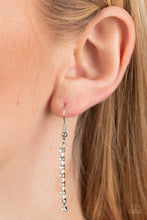 Laden Sie das Bild in den Galerie-Viewer, Surreal Sparkle - White necklace