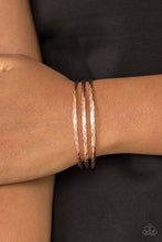 Laden Sie das Bild in den Galerie-Viewer, Eastern Empire - Copper bracelet