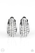 Cargar imagen en el visor de la galería, Revenue Avenue Black Clip On Earrings