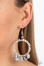 Laden Sie das Bild in den Galerie-Viewer, Bohemian Beach Blast - White earring