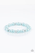 Laden Sie das Bild in den Galerie-Viewer, Powder and Pearls - Blue bracelet
