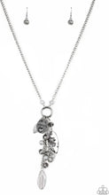 Laden Sie das Bild in den Galerie-Viewer, Heart's Content Silver Necklace