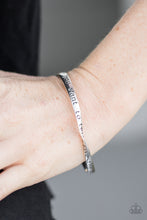 Laden Sie das Bild in den Galerie-Viewer, Live The Story - Silver bracelet