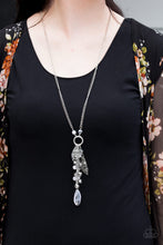 Laden Sie das Bild in den Galerie-Viewer, Heart's Content Silver Necklace
