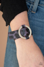 Laden Sie das Bild in den Galerie-Viewer, Jungle Cat Couture Purple Bracelet