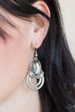 Laden Sie das Bild in den Galerie-Viewer, Paparazzi Real Queen - Silver Gem - Shimmery Silver Hoop Earrings - SC Bling Boutique