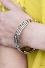 Load image into Gallery viewer, Glimpses of Malibu Fashion Fix 5/19