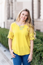Load image into Gallery viewer, Glimpses of Malibu Fashion Fix 5/19