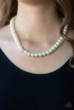 Laden Sie das Bild in den Galerie-Viewer, Paparazzi Necklace - Posh Boss - White - SC Bling Boutique