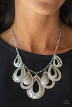 Cargar imagen en el visor de la galería, Teardrop Tempest Silver Necklace