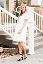 Load image into Gallery viewer, Glimpses of Malibu Fashion Fix 4/20